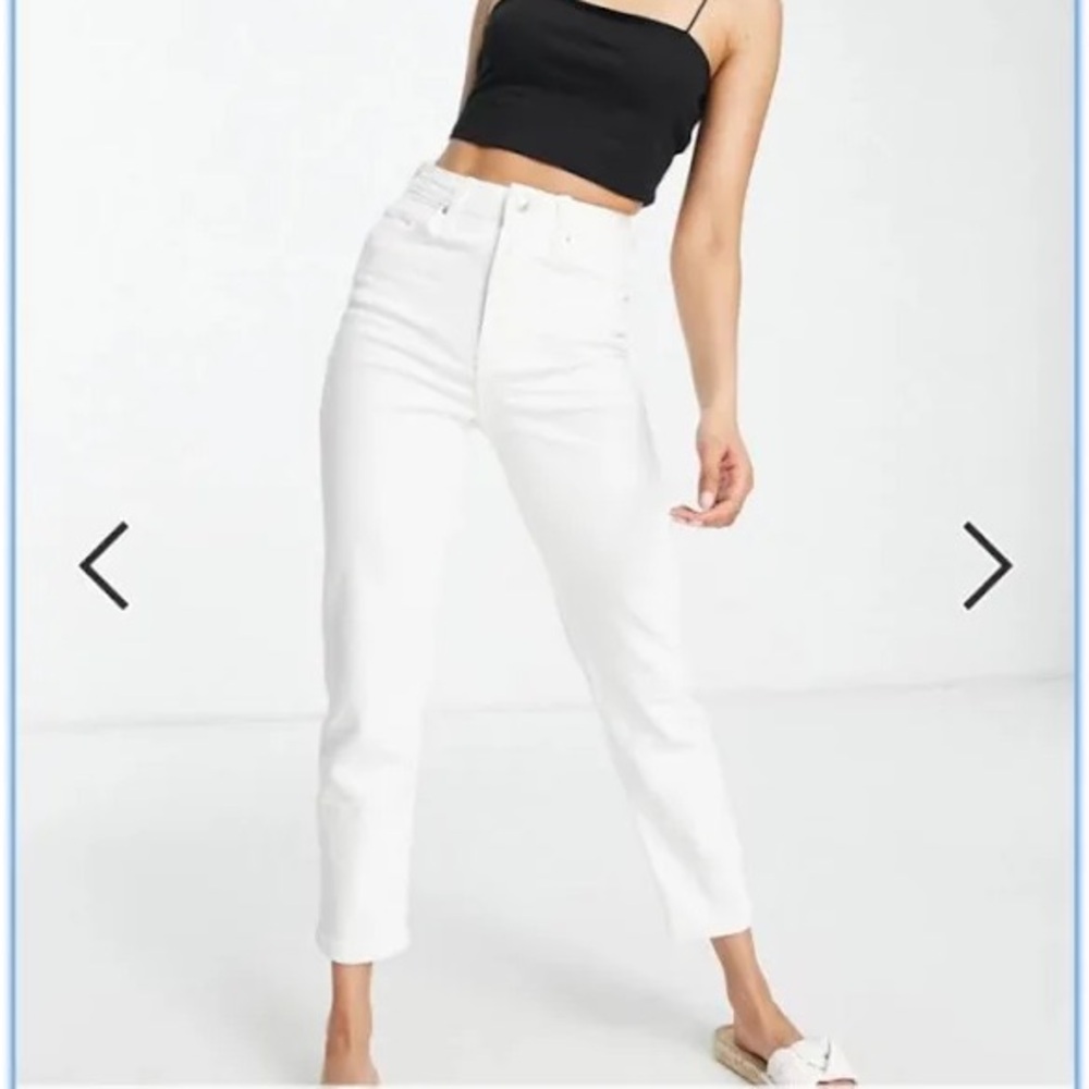 Bershka Ankle Length Slim Mom Jeans in White Size US 8